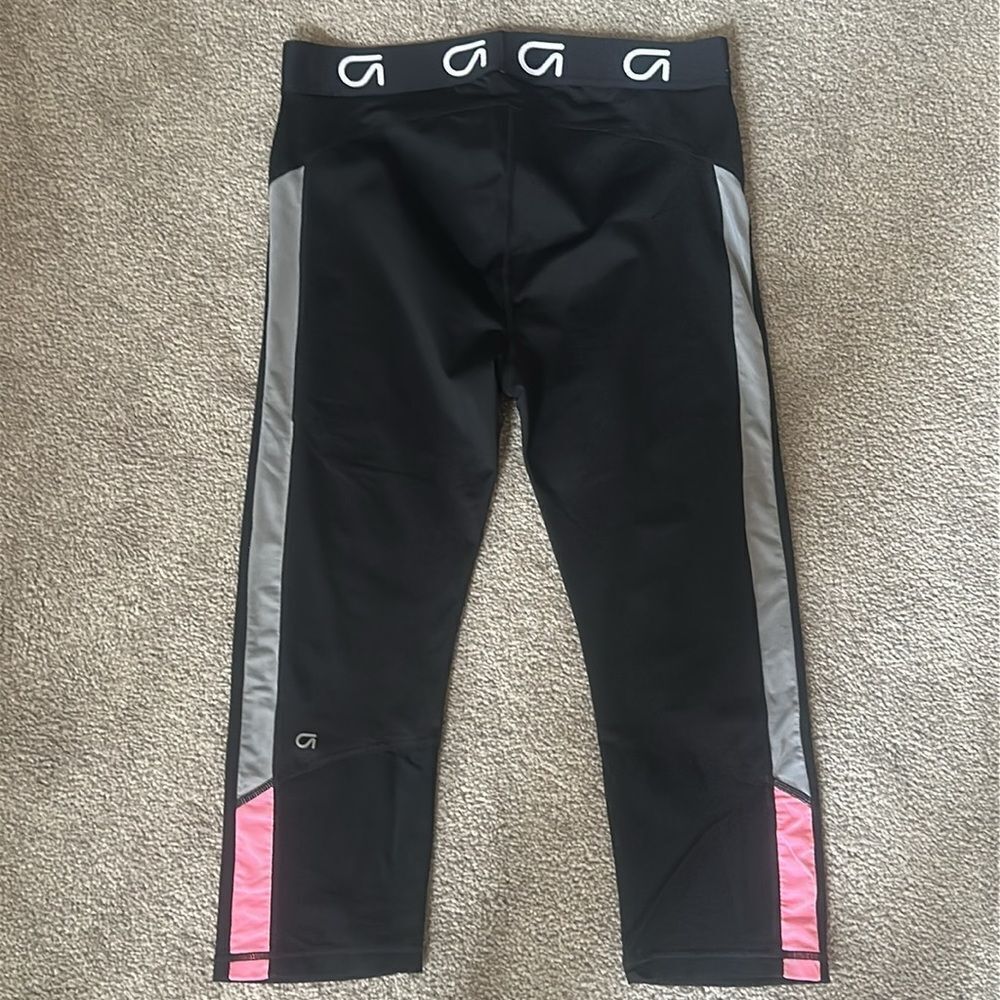 Gap Fit g fast Capri Leggings!